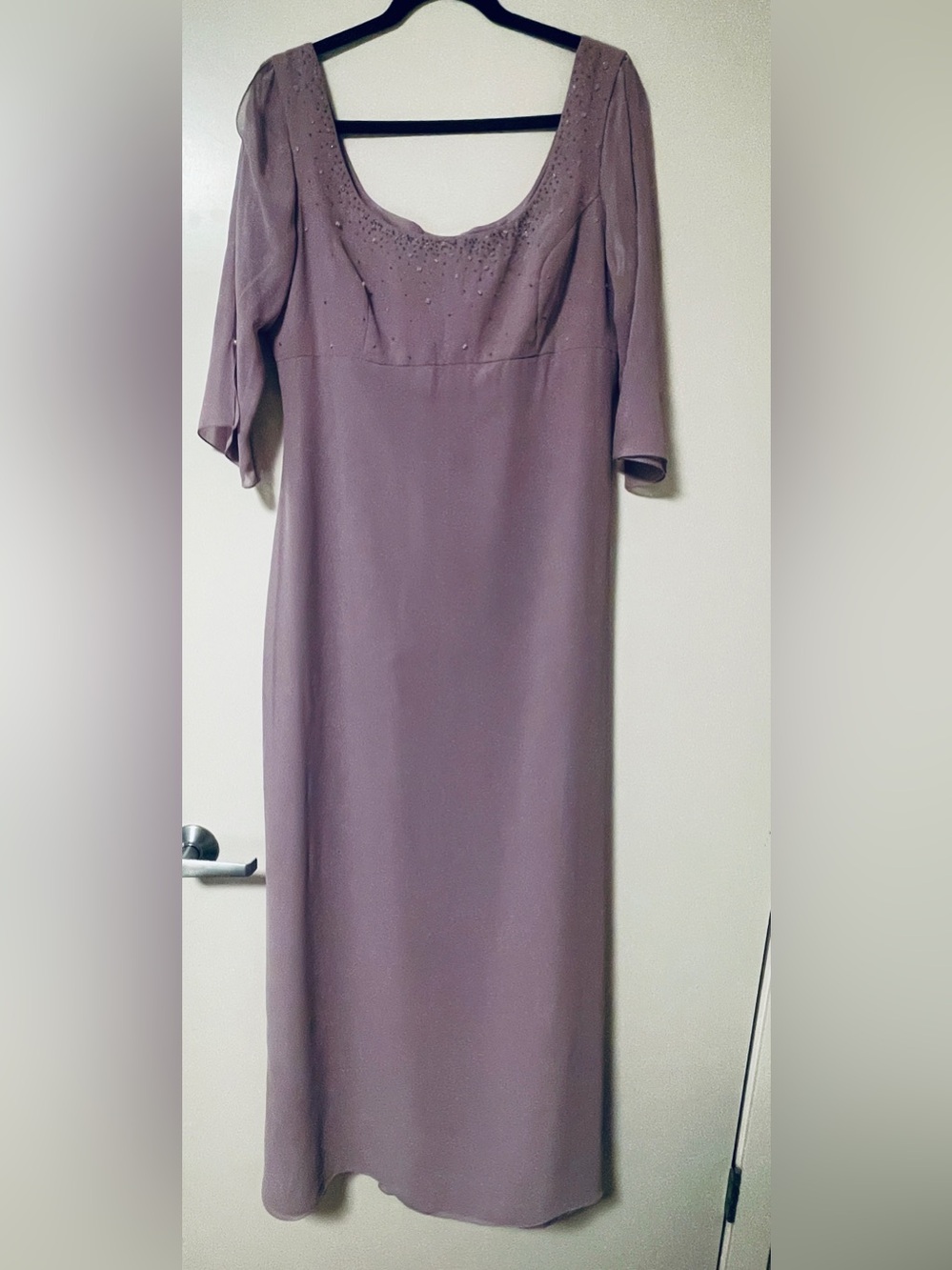 Elegant Lavender Scoop-Neck Evening Gown - David’s Bridal: EUC Size 12